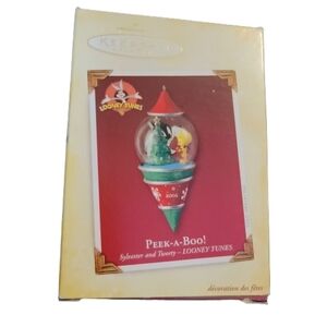 2005 Looney Tunes Peek A Boo Sylvester & Tweety peeking around tree